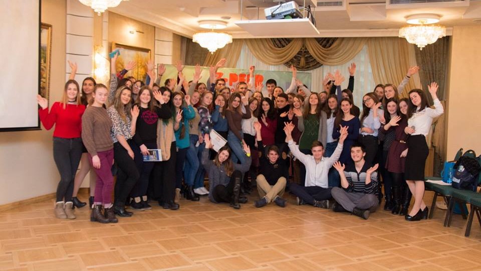 Y-PEER Moldova invită tinerii să aplice la Școala Trainerilor, ediția 2017