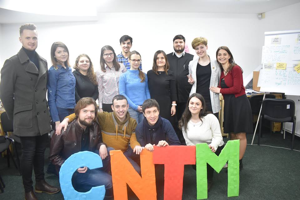Vrei să faci voluntariat? Consiliul Național al Tineretului din Moldova recrutează tineri activi!